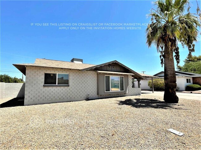 Building Photo - 8708 E Palm Ln