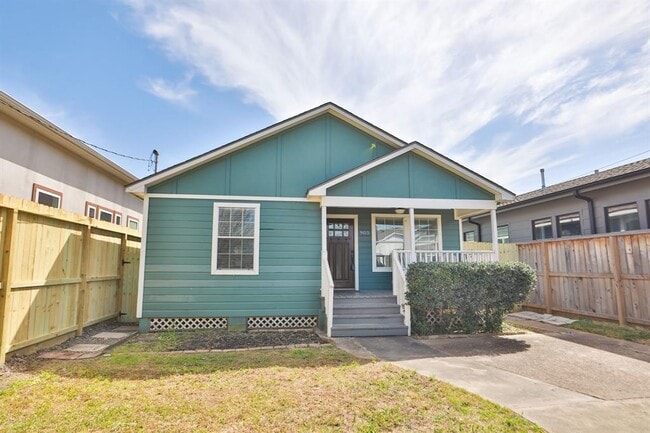 Building Photo - 905 Kern St