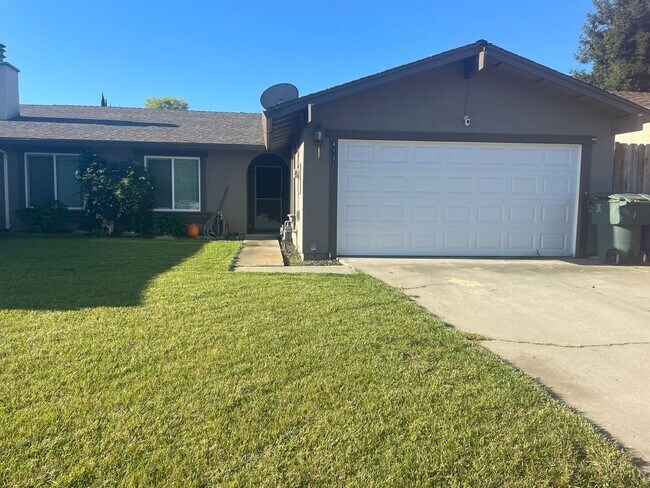 Building Photo - 3 Bedroom Single Family Home in Modesto