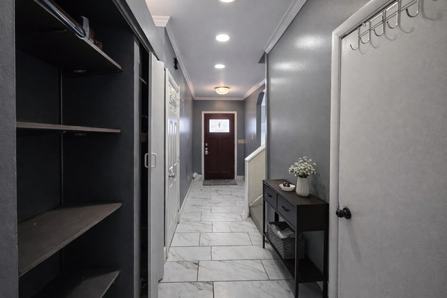 Building Photo - 110 Guilford St