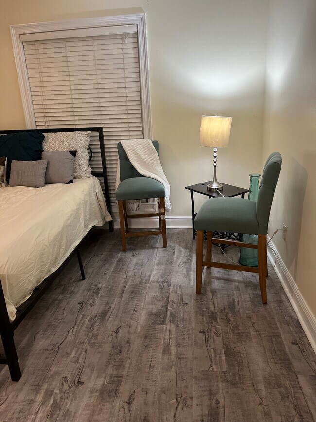 Foto del edificio - 3276 Maplewood Dr