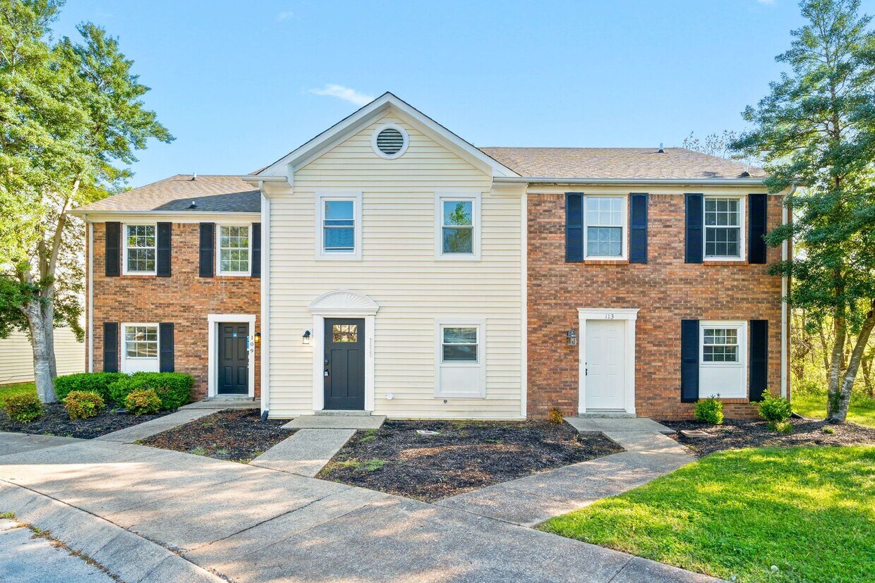 Primary Photo - 2 Bedroom Condo For Rent Near Post!