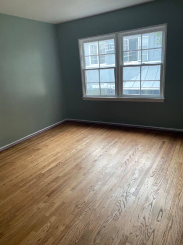 Foto del edificio - 4422 Clinton St
