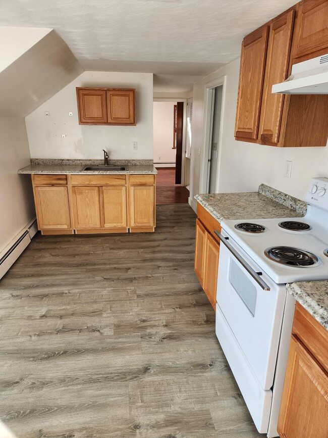 Building Photo - 2 Seminole St