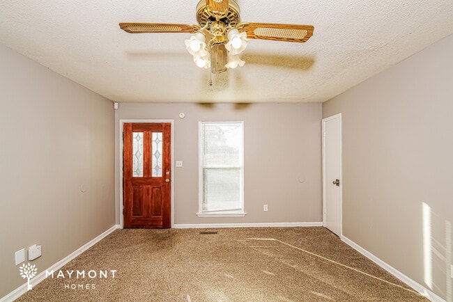 Building Photo - 1501 6th Pl NW