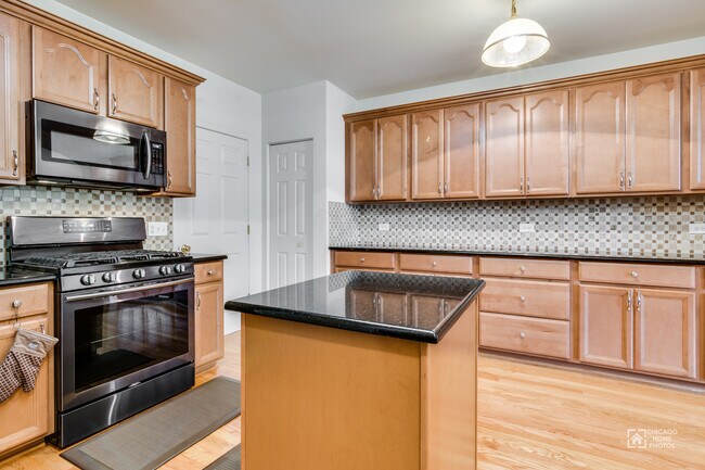 Foto del edificio - 346 Lucille Ln