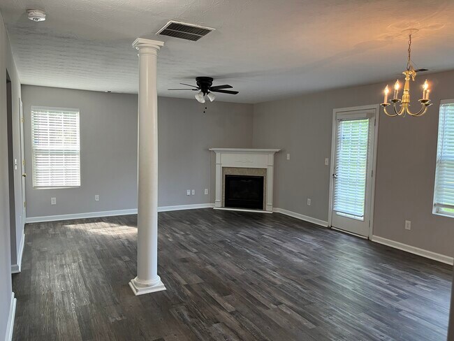 Building Photo - 2 Belmont Park Dr