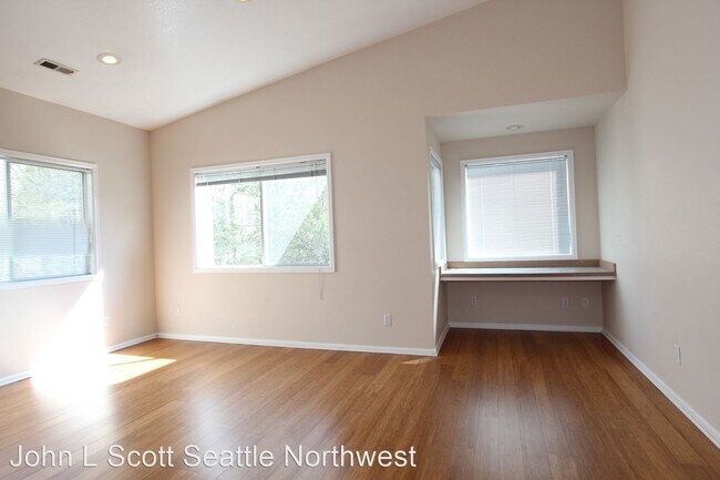 Building Photo - 8533-8535 Interlake Ave N