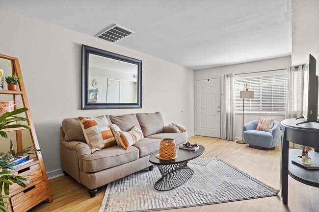 Interior Photo - Regency Point Luxury Apartments