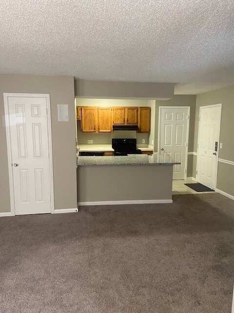 Building Photo - 6260 Rosecroft Dr