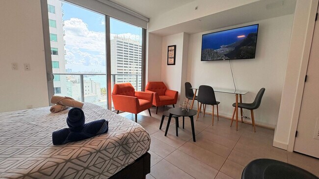 Foto del edificio - 227 NE 2nd St