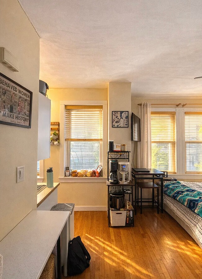 Building Photo - 97 Myrtle St