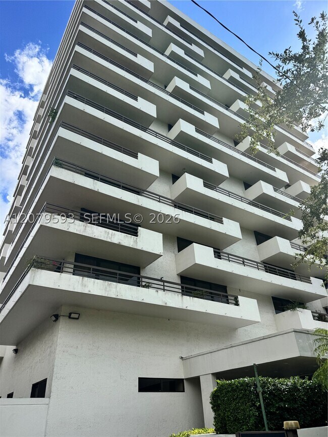 Building Photo - 720 Coral Wy