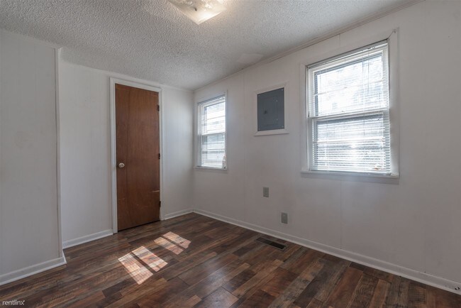 Building Photo - 1 br, 1 bath House - 116 Moore St