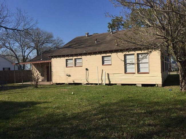 Building Photo - 403 Williams Ave