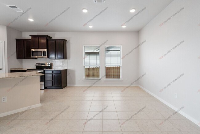 Foto del edificio - $250 OFF FIRST MONTHS RENT