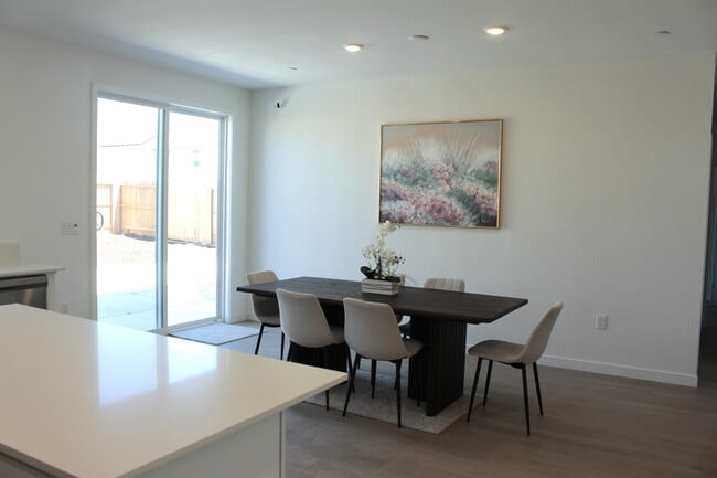 Building Photo - 12663 Snowy Owl Way