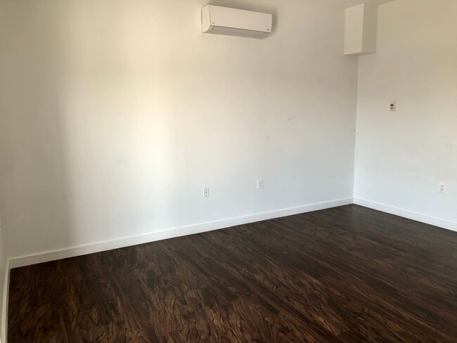 Foto del interior - 824 N Calvert St