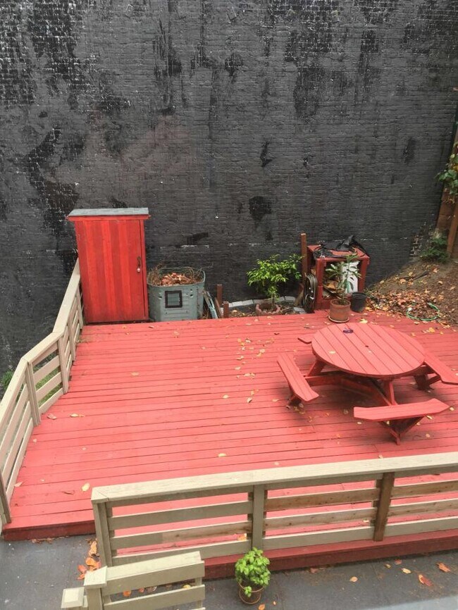 Building Photo - bedroom in San Francisco CA 94115