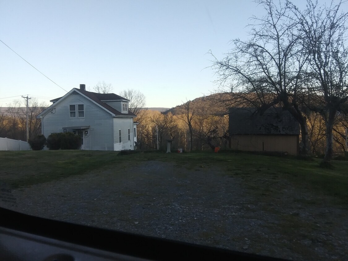 62 Walker Dr, Mount Union, PA 17066 House for Rent in Mount Union, PA