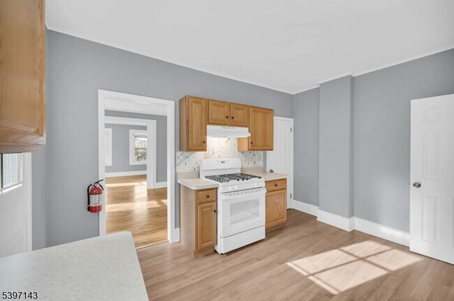 Foto del edificio - 12 Hillside Ave