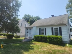 Building Photo - 43 McKenzie St