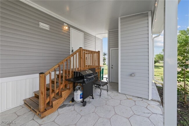 Building Photo - 1747 Beverly Dr