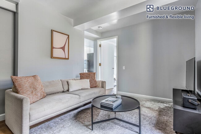 Building Photo - 240 W 73rd St