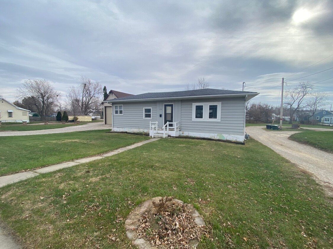 Foto principal - Cute 2 BR Ranch in Marshalltown Iowa