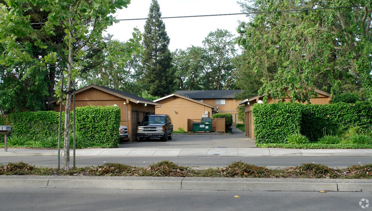 8585 Old Redwood Hwy, Windsor, CA 95492 Apartments in Windsor, CA