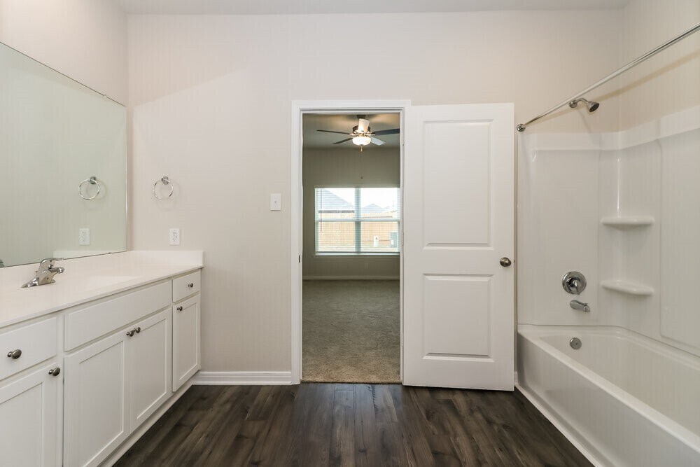 Foto del edificio - 401 Polly Grv Dr