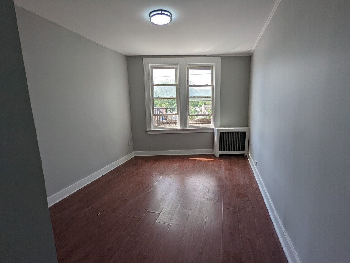 Building Photo - 517 Lincoln Pl