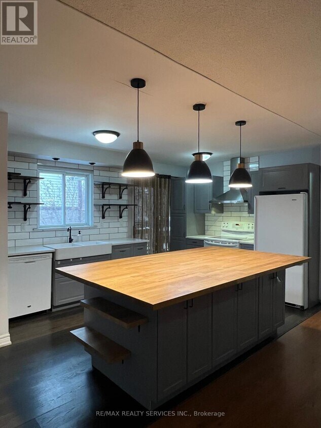 Photo du bâtiment - 47 Nancy McCredie Dr