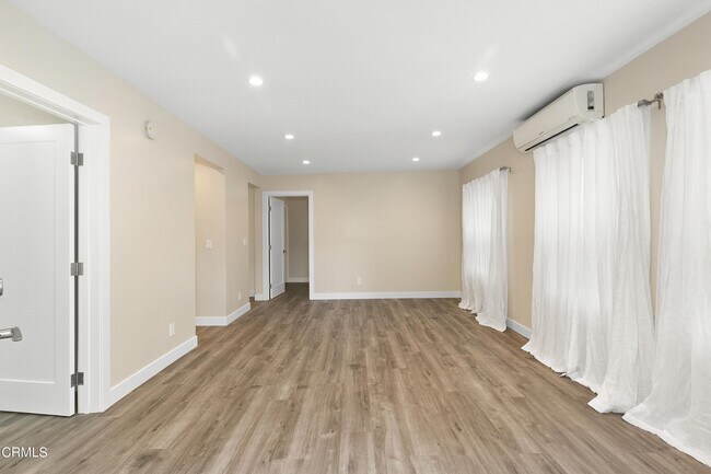 Building Photo - 1639 Redcliff St