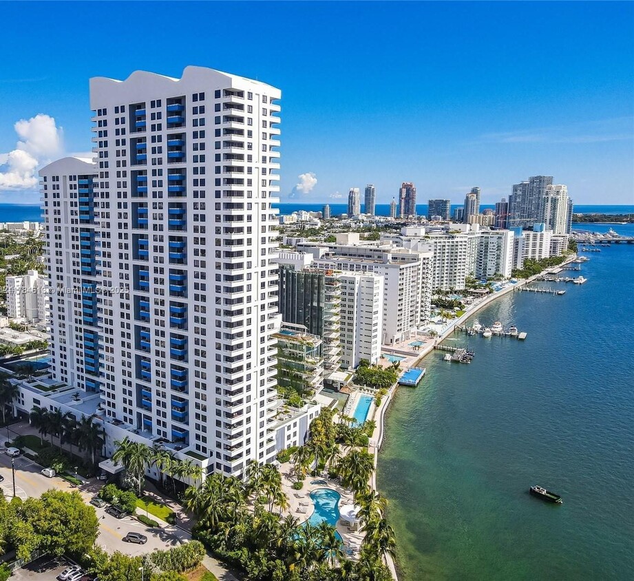 Foto principal - 1330 West Ave