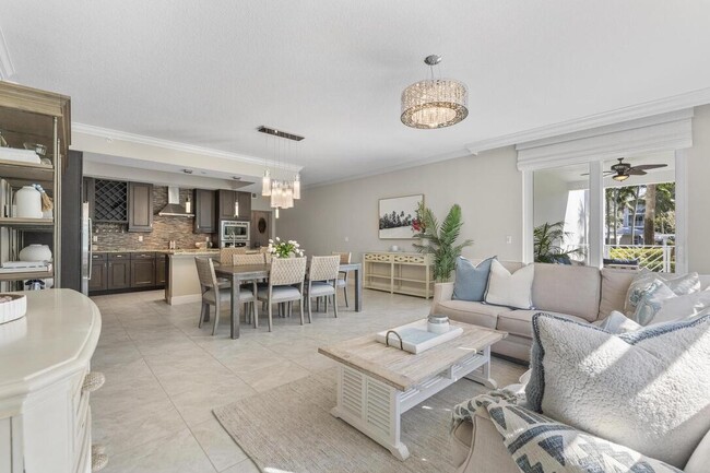 Foto del edificio - 315 Bay Colony Dr N