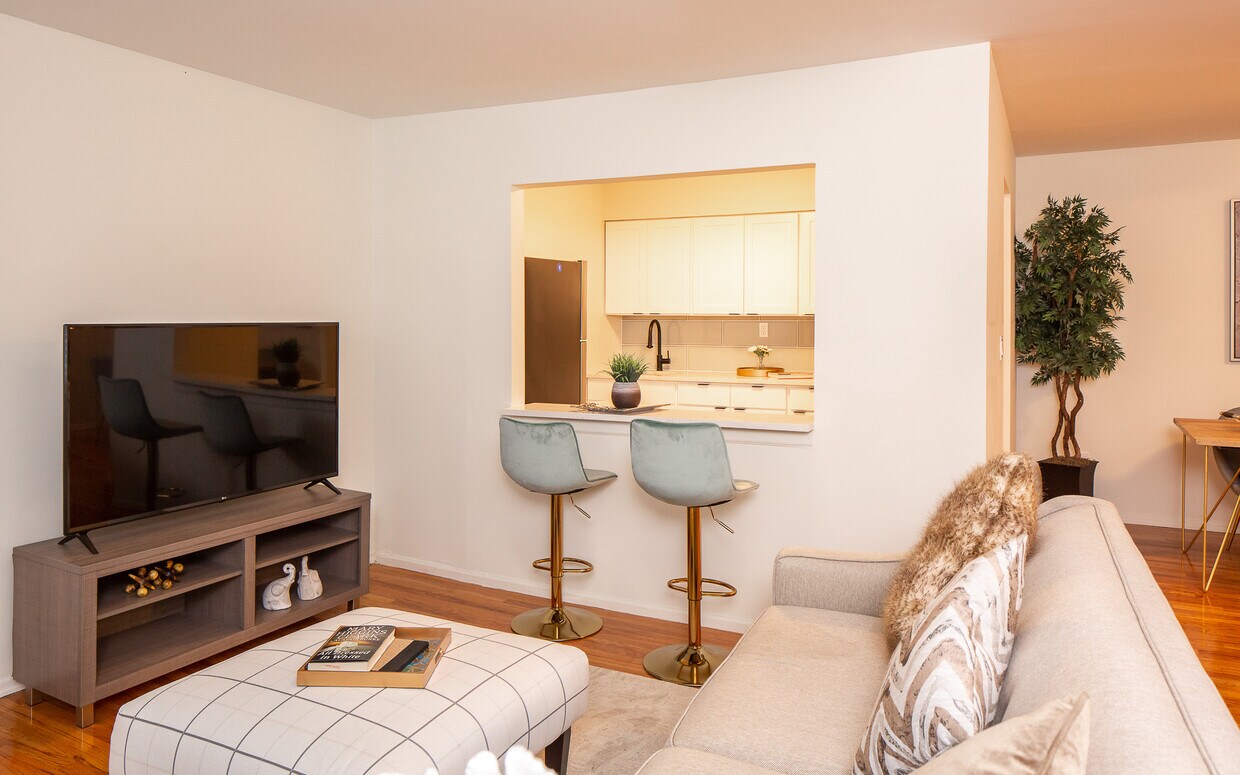 Hampton Gardens 600 Bound Brook Rd Middlesex, NJ Apartments for