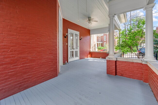 Building Photo - 412 W 3rd St