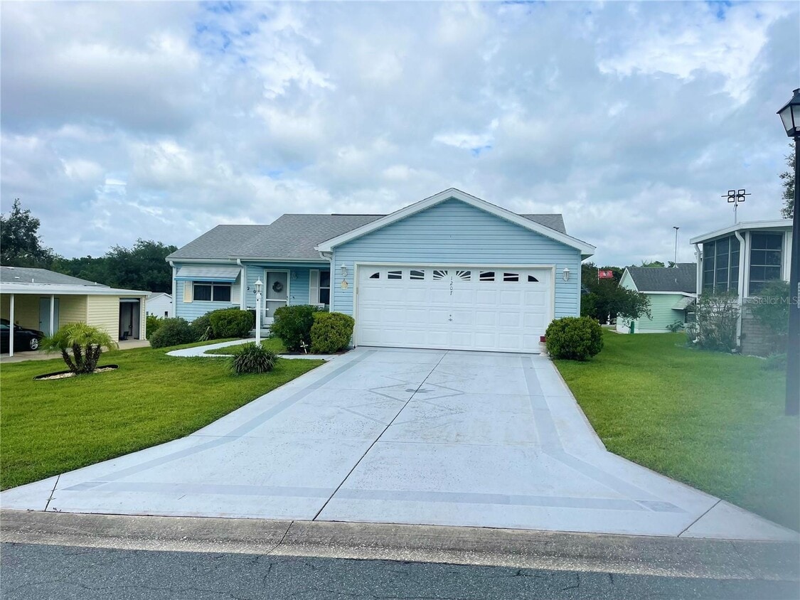 1207 Tarpon Ln, Lady Lake, FL 32159 House Rental in Lady Lake, FL