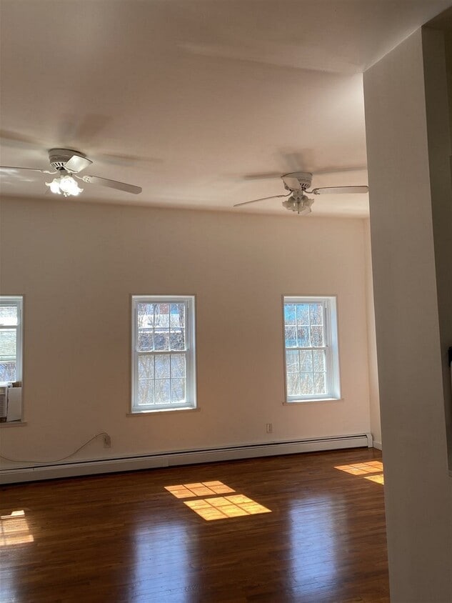 Primary Photo - 332 2nd St