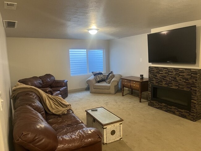 Building Photo - 638 Koins Way
