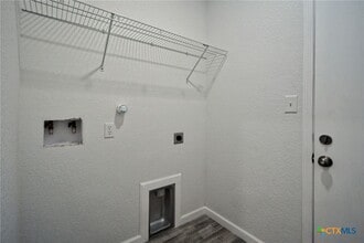 Building Photo - 1234 Clearcreek Dr
