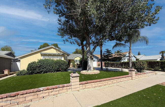 Foto del edificio - 8101 Sunny Brae Ave