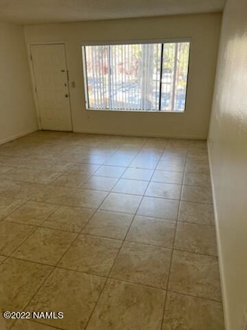 Building Photo - 521 E Bennett Dr
