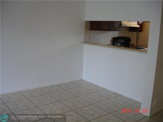 Foto del edificio - 4295 NW 114th Terrace