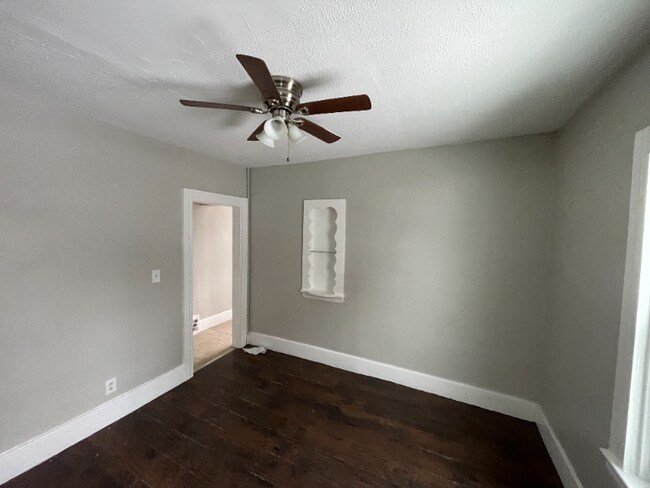 Foto del edificio - 1322 Brownell Ave