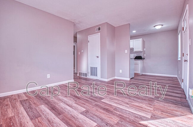 Foto del edificio - 2735 Joyce Ave