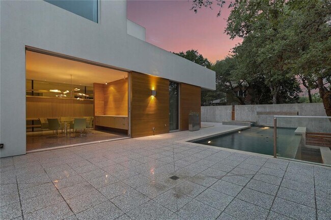 Foto del edificio - 2505 Stratford Dr