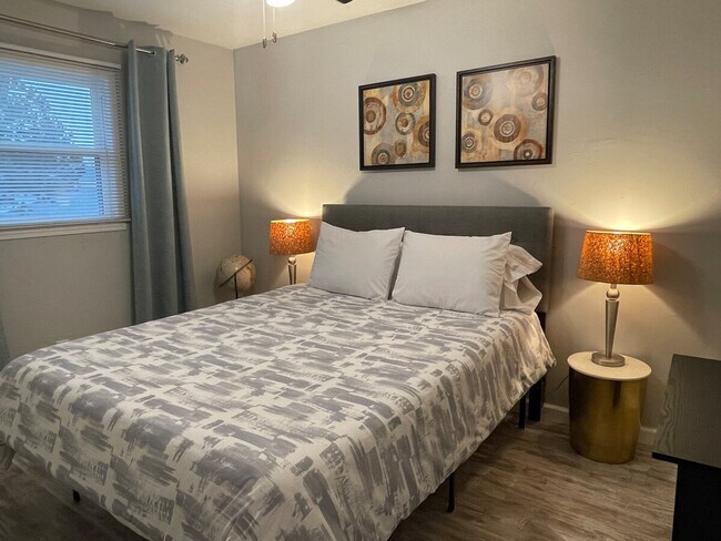 Foto del edificio - 915 W Weiland Ave