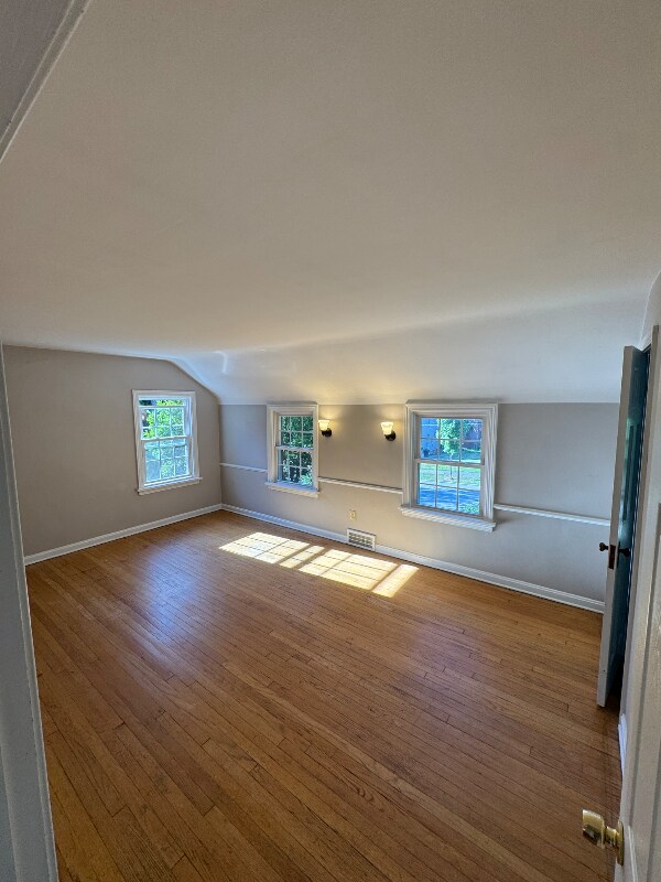 Foto del edificio - 3518 Radcliffe Rd